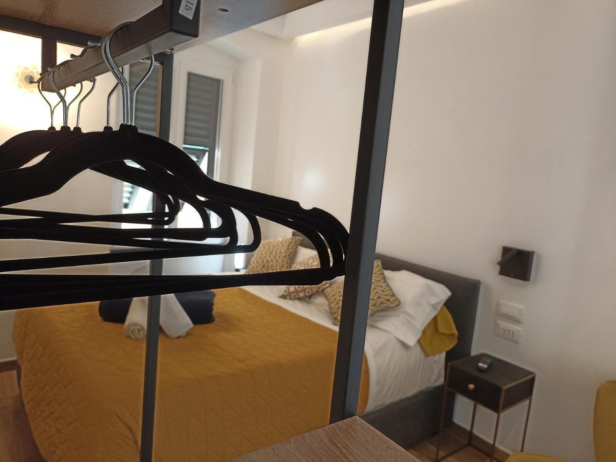 Al Porto 61 - Rooms For Rent Camogli Exterior photo